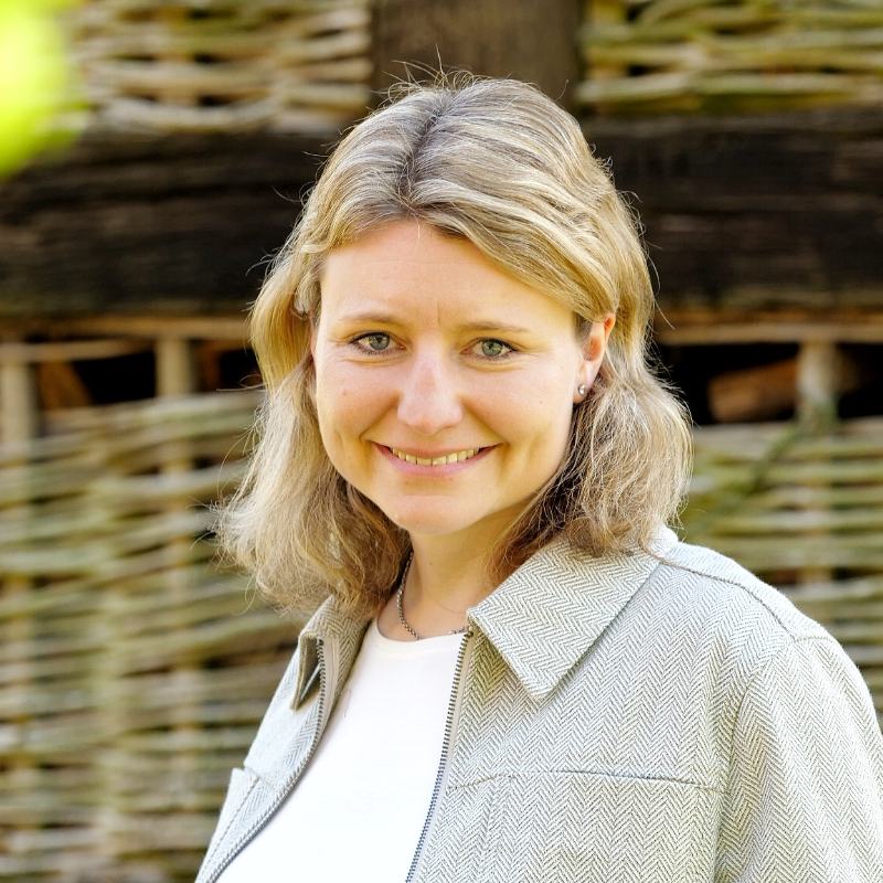  Sina Hastedt